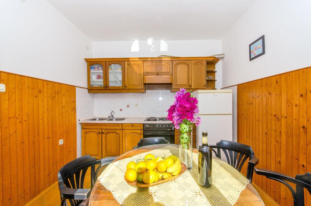 Kuchyňa alebo kuchynka v ubytovaní Apartments Moloco