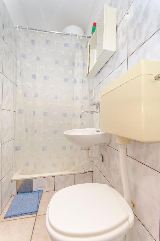 Kúpeľňa v ubytovaní Apartments Moloco