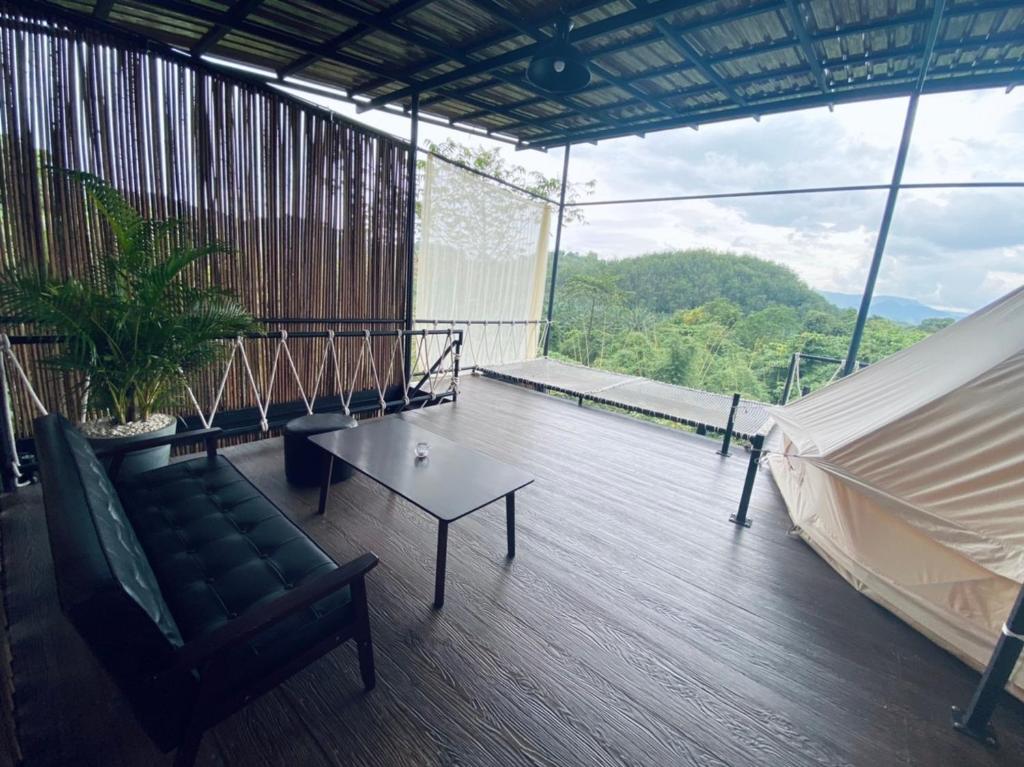 Příroda nedaleko luxury tent
