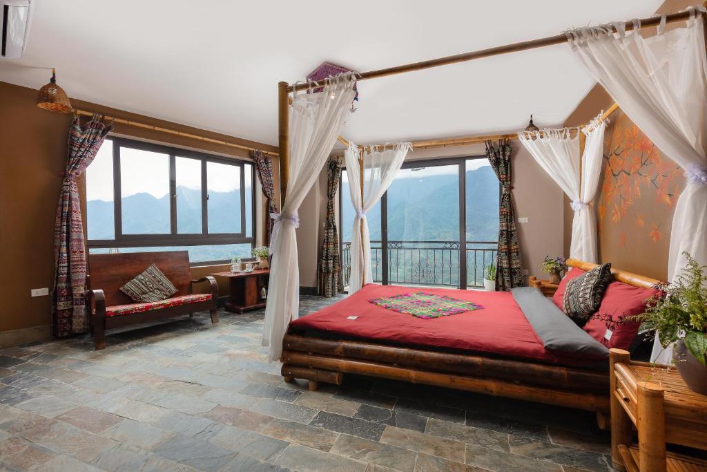 Giường trong phòng chung tại Mega View Homestay