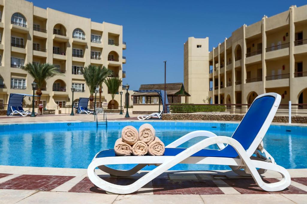Bazén v ubytování Sunny Days Mirette Family Resort nebo v jeho okolí