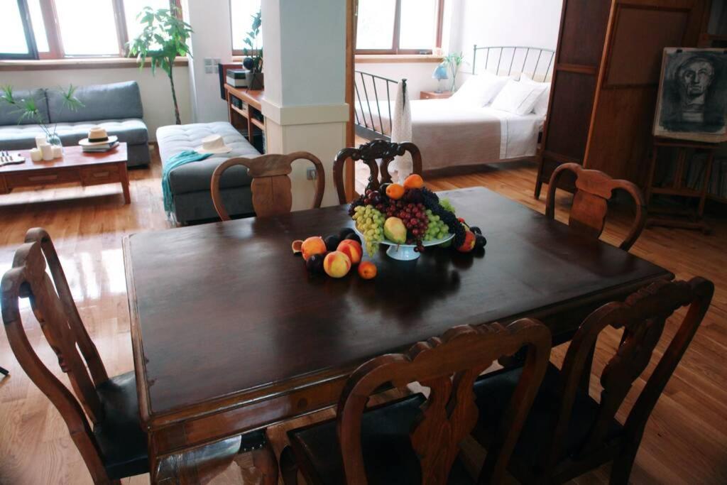 Część wypoczynkowa w obiekcie Unique - Spacious Studio with rooftop / Thissio