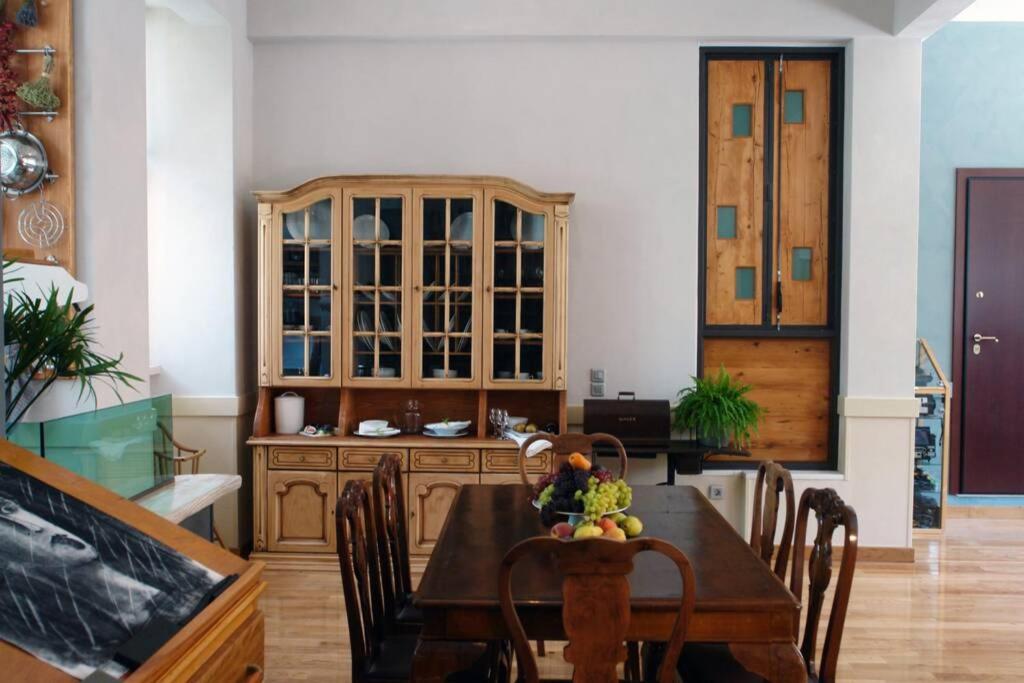 Zdjęcie z galerii obiektu Unique - Spacious Studio with rooftop / Thissio w Atenach