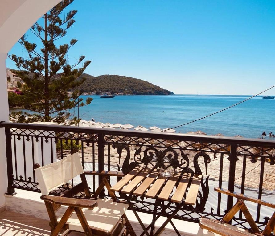 Seaside Apartment Poros - Hizvo