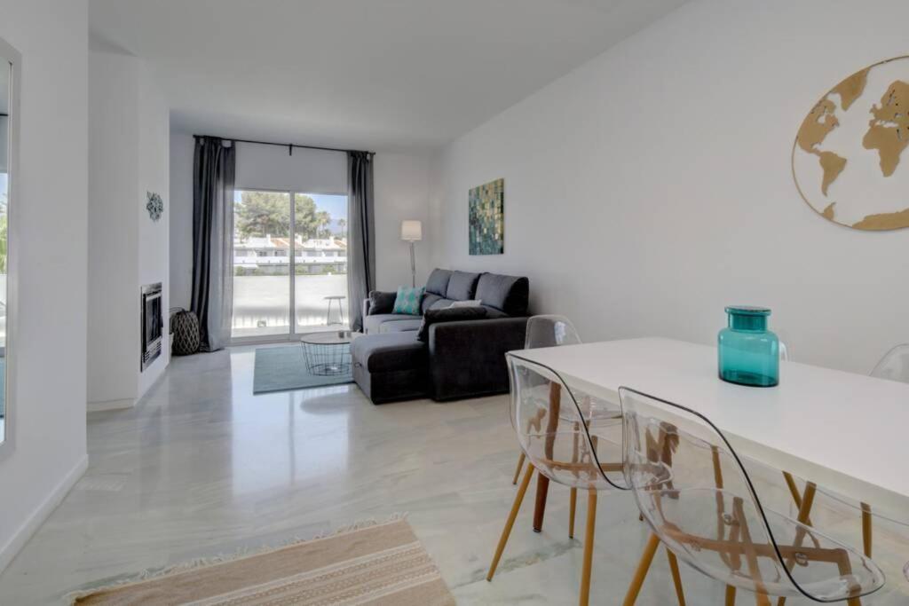 Los Dragos, Puerto Banus – 047, Marbella – Updated 2022 Prices