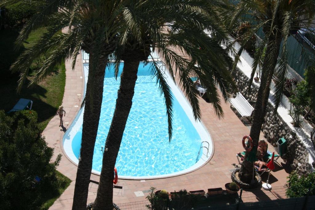 The swimming pool at or close to Apartamentos Maba Playa