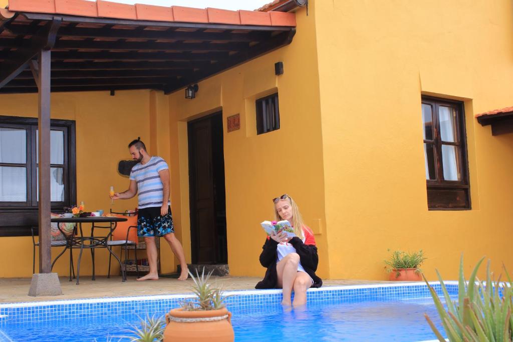 The swimming pool at or close to Finca La Majadera