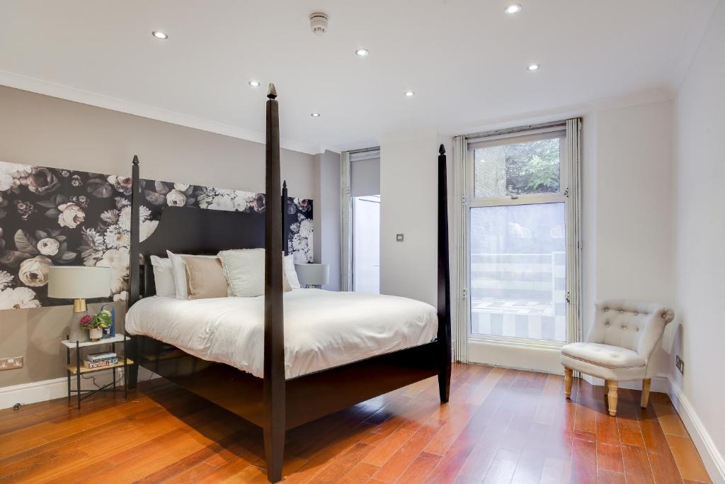 The Earl's Court Retreat - Modern & Central 2BDR with Garden