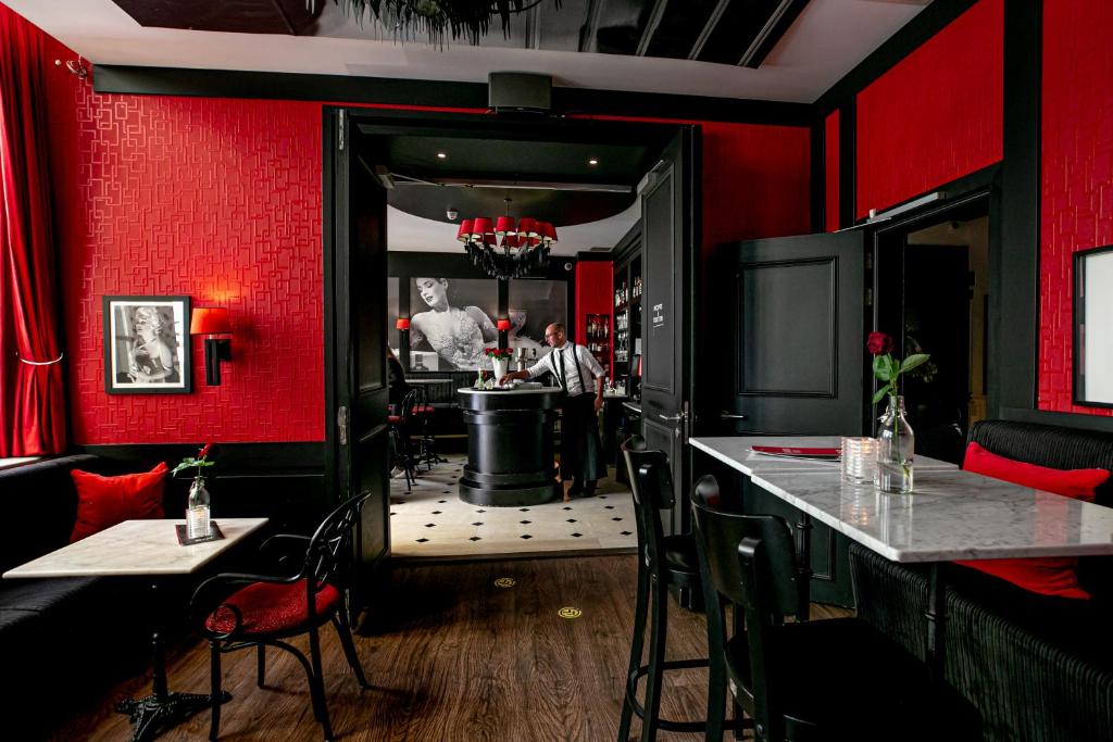 Le Theatre - Resim 16