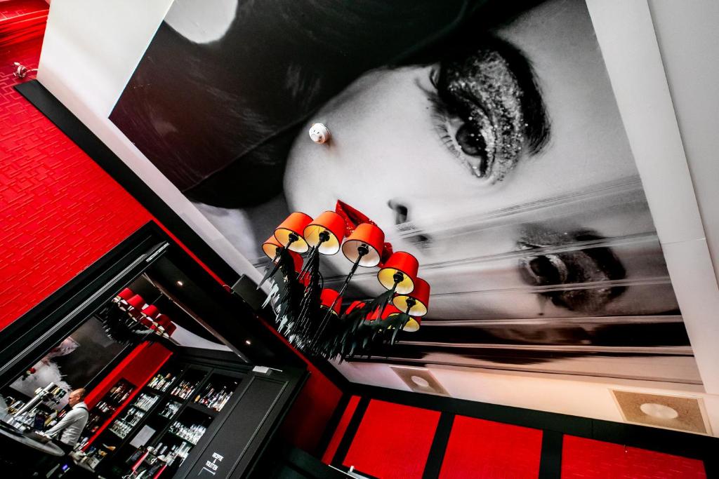 Le Theatre - Resim 15