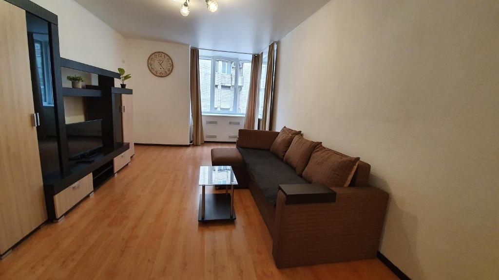 Real Home Apartments in Kiev Center - 1-bedroom Apartment With The View - 2 Mykhailivska Str