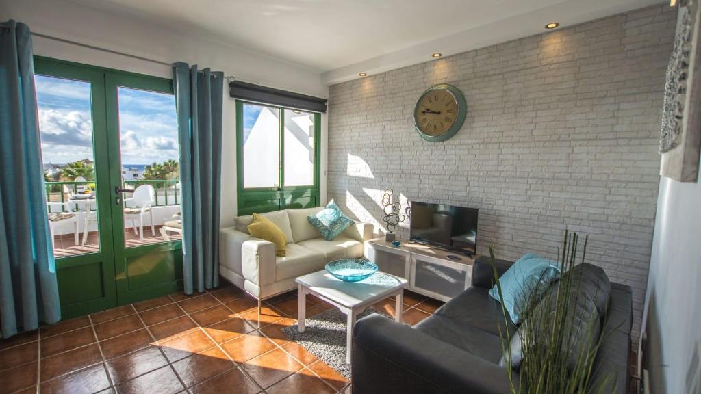Posezení v ubytování Club Valena 48 Sea Views, Wifi, close to beach & amenities at Matagorda