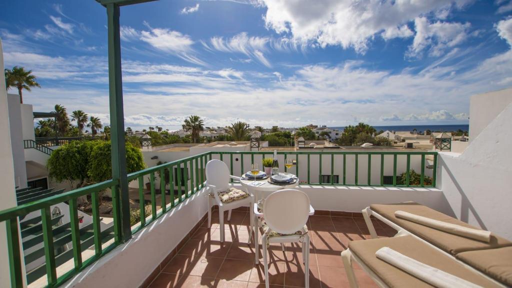 Club Valena 48 Sea Views, Wifi, close to beach & amenities at ...