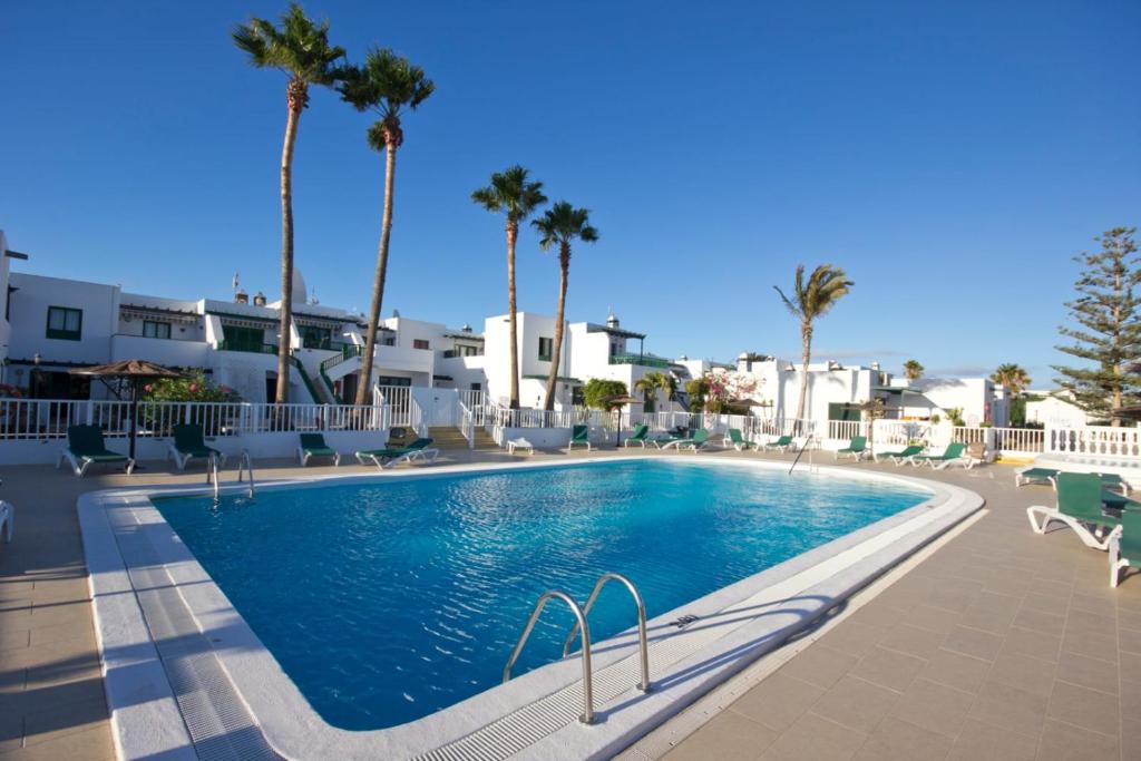 Bazén v ubytování Club Valena 48 Sea Views, Wifi, close to beach & amenities at Matagorda nebo v jeho okolí