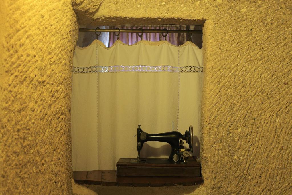 Antique Terrace Cave Suites - 11