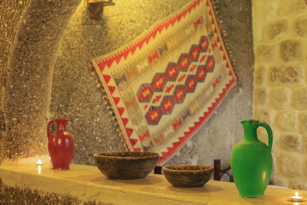 Antique Terrace Cave Suites - 3