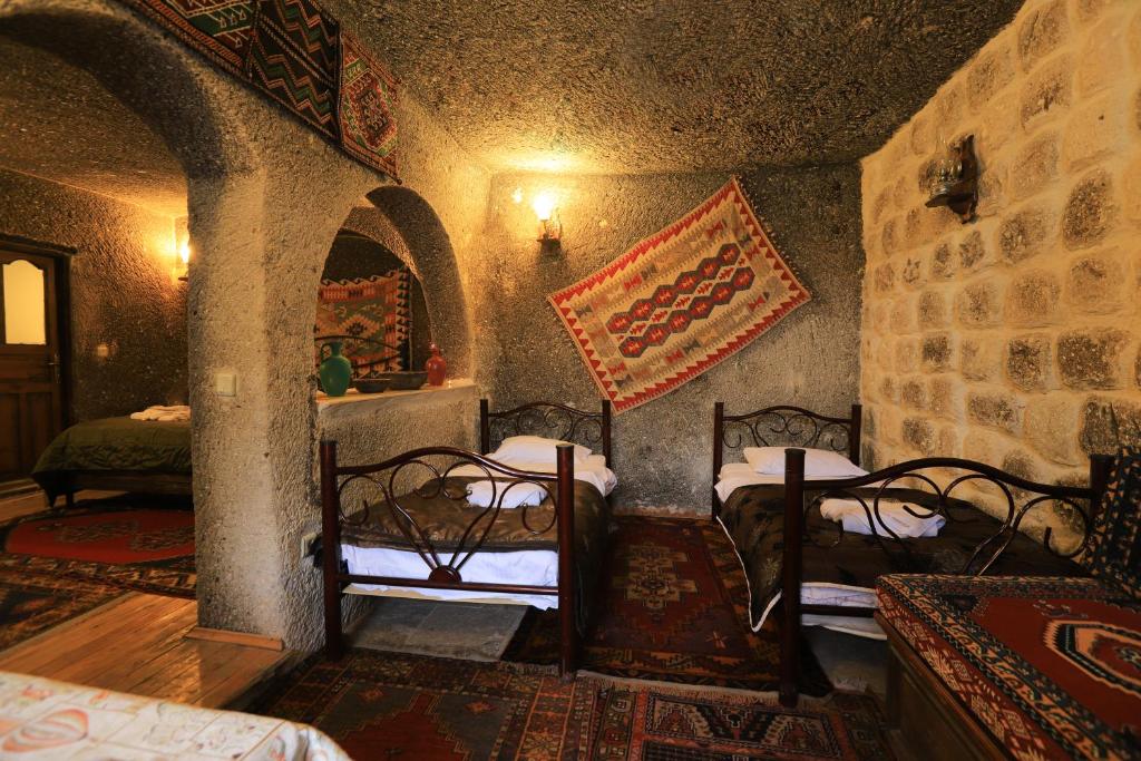 Antique Terrace Cave Suites - 2