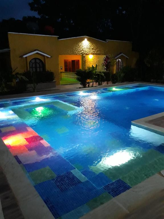 Басейн в Eco Hostal Kuima або поблизу