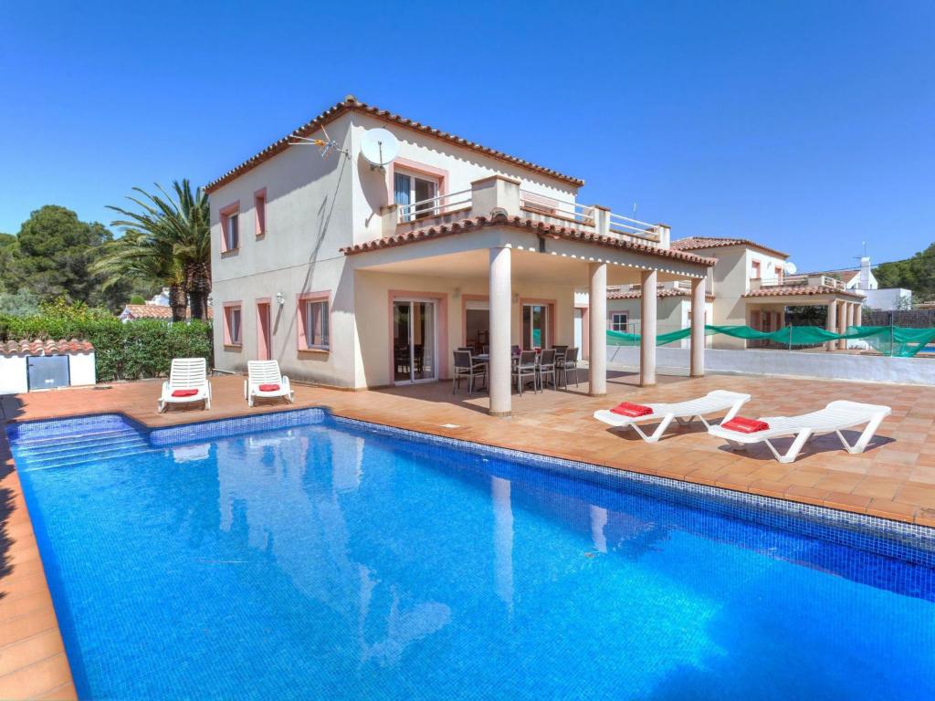 Bazén v ubytovaní Villa Villa Cala Nova A by Interhome alebo v jeho blízkosti