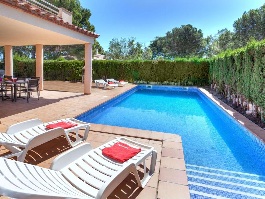 Bazén v ubytovaní Villa Villa Cala Nova A by Interhome alebo v jeho blízkosti