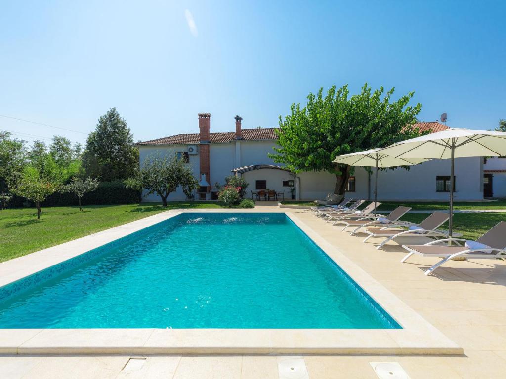 Πισίνα στο ή κοντά στο Holiday Home Tijan by Interhome