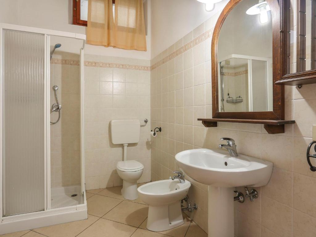Kúpeľňa v ubytovaní Holiday Home Le Castagne by Interhome