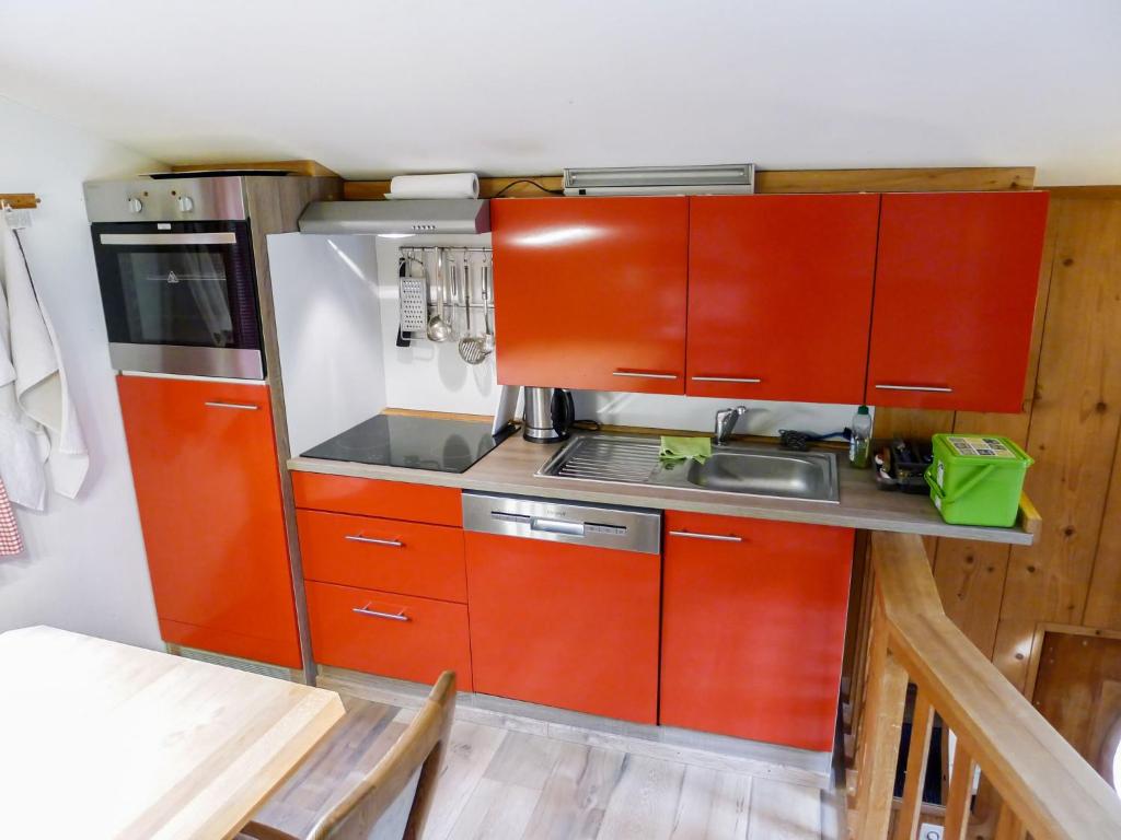Kuchyň nebo kuchyňský kout v ubytování Apartment Bünten by Interhome