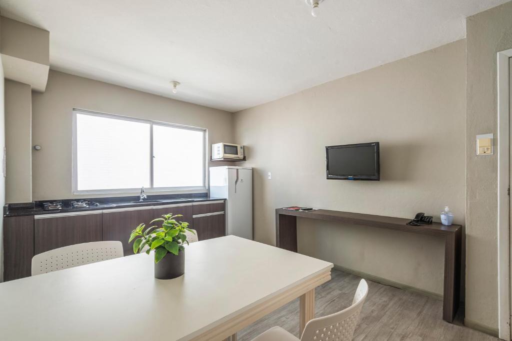  MELO APARTAMENTOS AV. BRASIL
