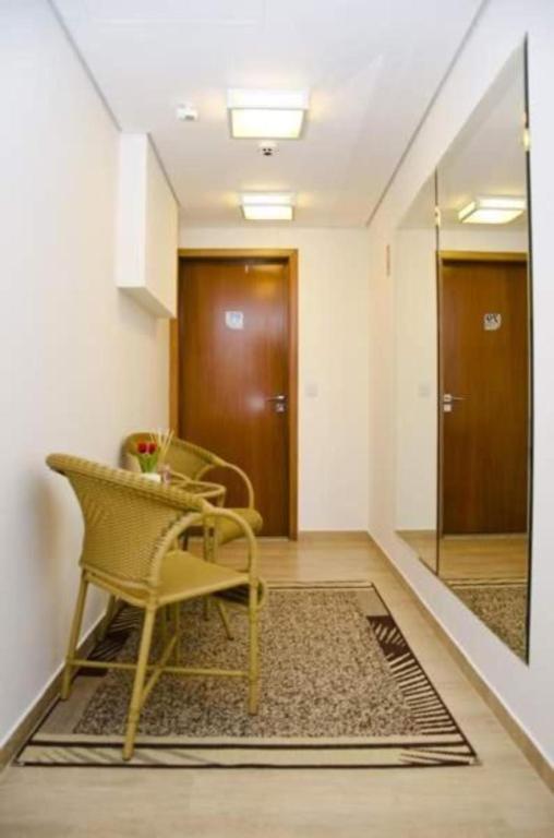  Summit Millian Hotel