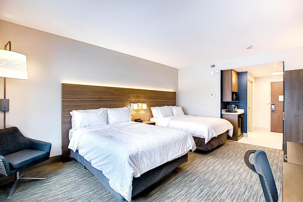 Holiday Inn Express & Suites - Calgary Airport Trail NE by IHG - Resim 2