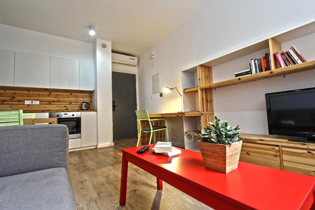 Kitonas Junior - Housity