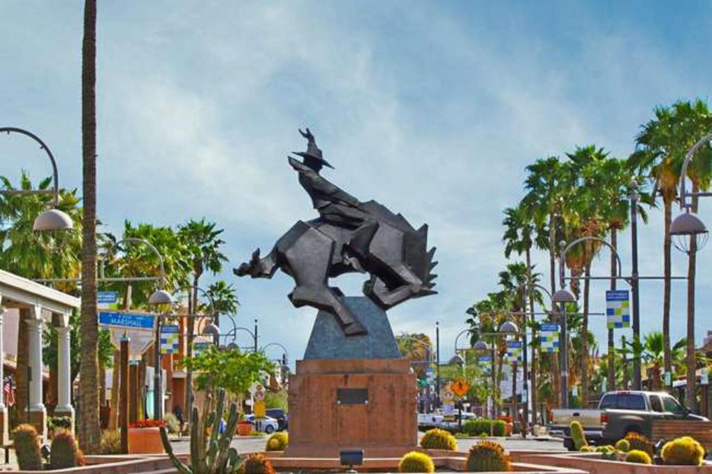 Home2 Suites by Hilton Scottsdale Old Town photo