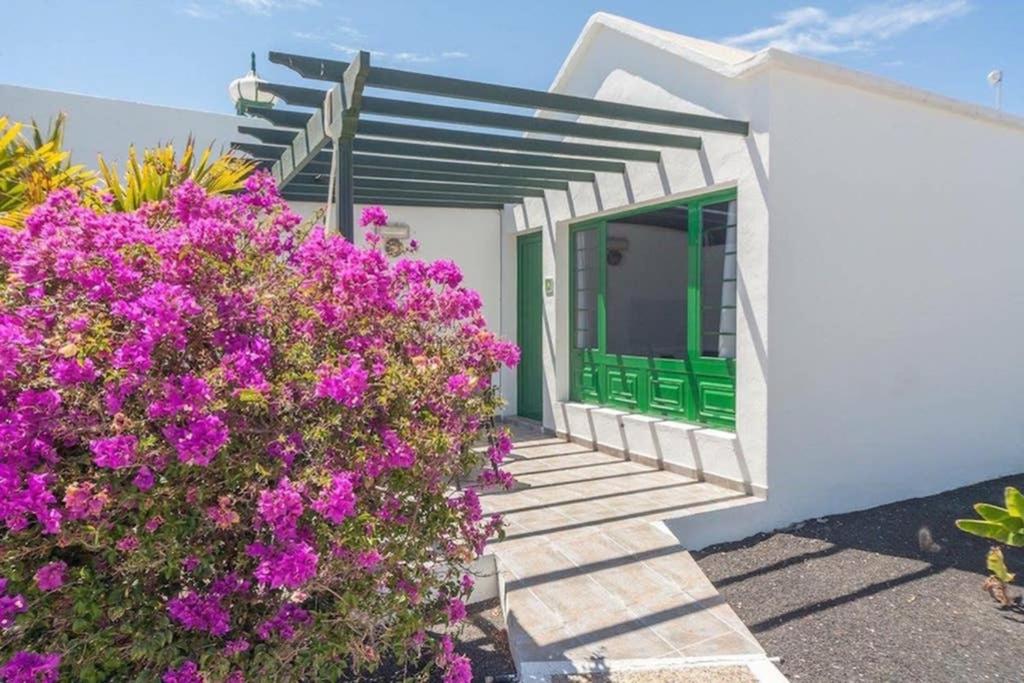 Zahrada ubytování Bandama 14! 2 Bedroom Newly Renovated Bungalow, Los Pocillos, Puerto Del Carmen.