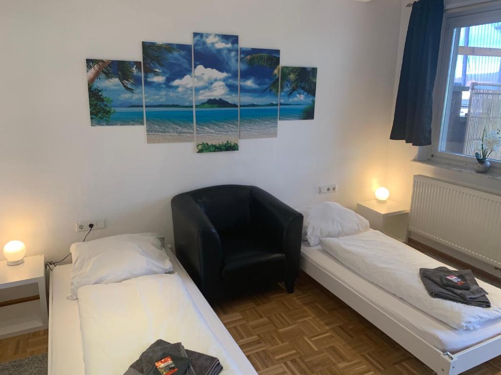Postel nebo postele na pokoji v ubytování AschaffApartment 4 Schlafzimmer bis 10 Personen bei Aschaffenburg