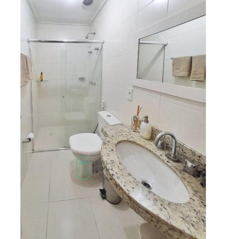  Apto com piscina e garagem
