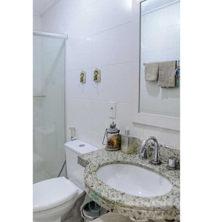  Apto com piscina e garagem