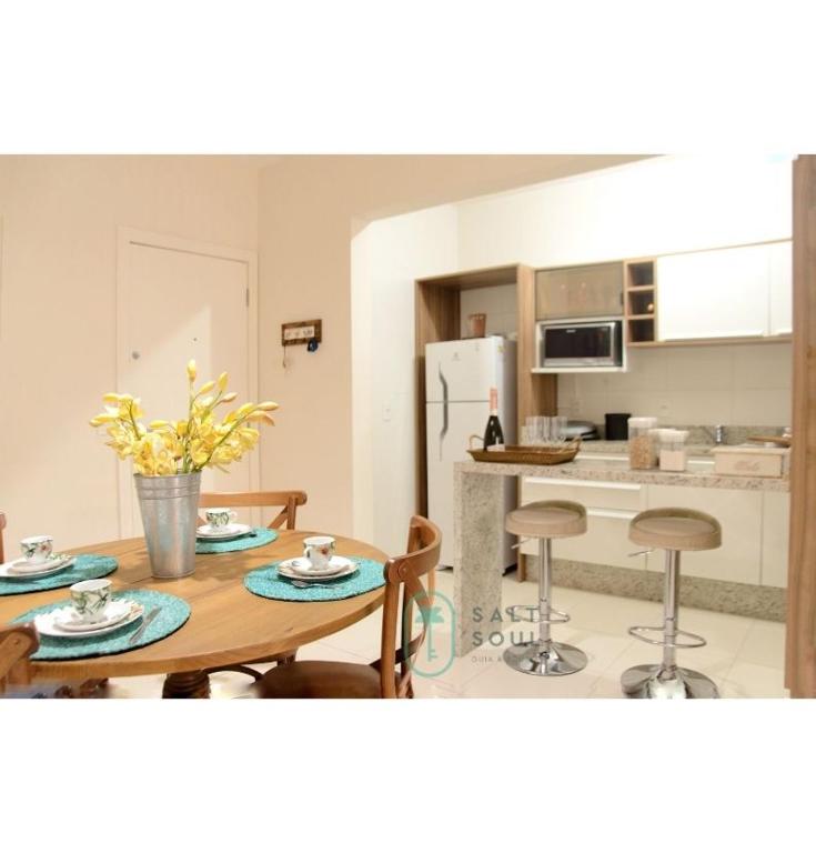  Apto com piscina e garagem