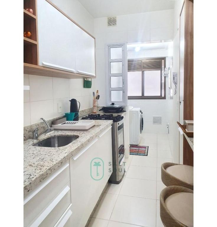  Apto com piscina e garagem