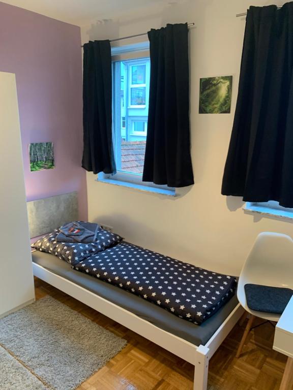 Postel nebo postele na pokoji v ubytování AschaffApartment 4 Schlafzimmer bis 10 Personen bei Aschaffenburg