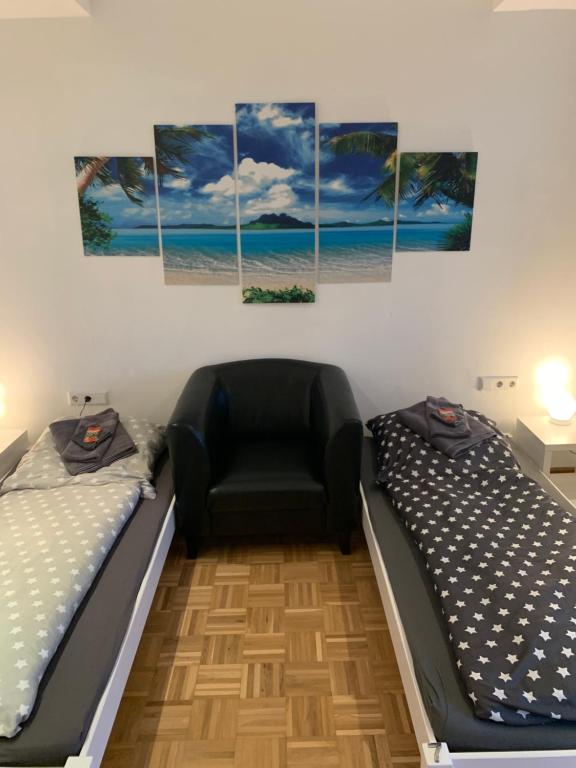 Postel nebo postele na pokoji v ubytování AschaffApartment 4 Schlafzimmer bis 10 Personen bei Aschaffenburg