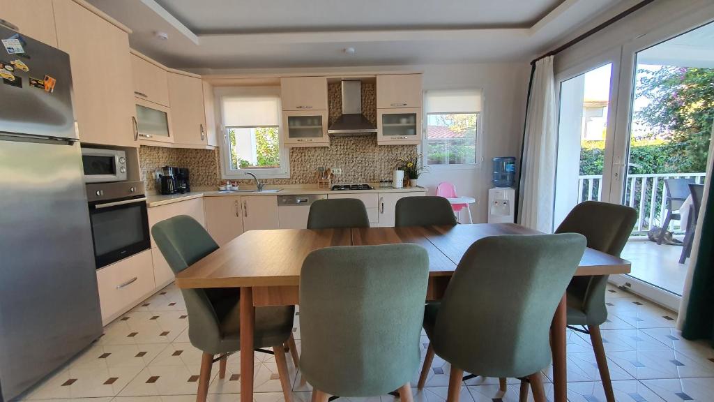 Kuchyň nebo kuchyňský kout v ubytování Dalyan Villa Amazon