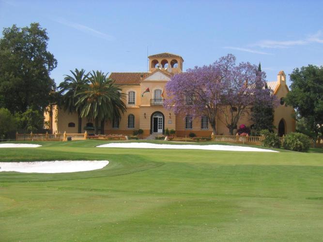 Golf pri dovolenkovom dome alebo okolí