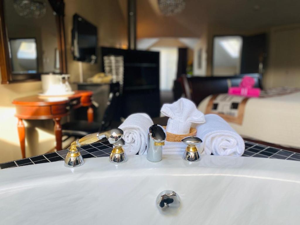 Excelsior Hôtel Spa Sainte-Adèle - Presidentiële King Room Met Spa -bad