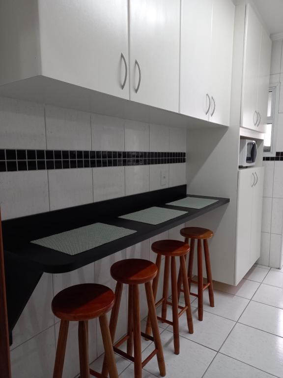  Max House PG -Apto TOP novinho - 350 metros Praia Guilhermina