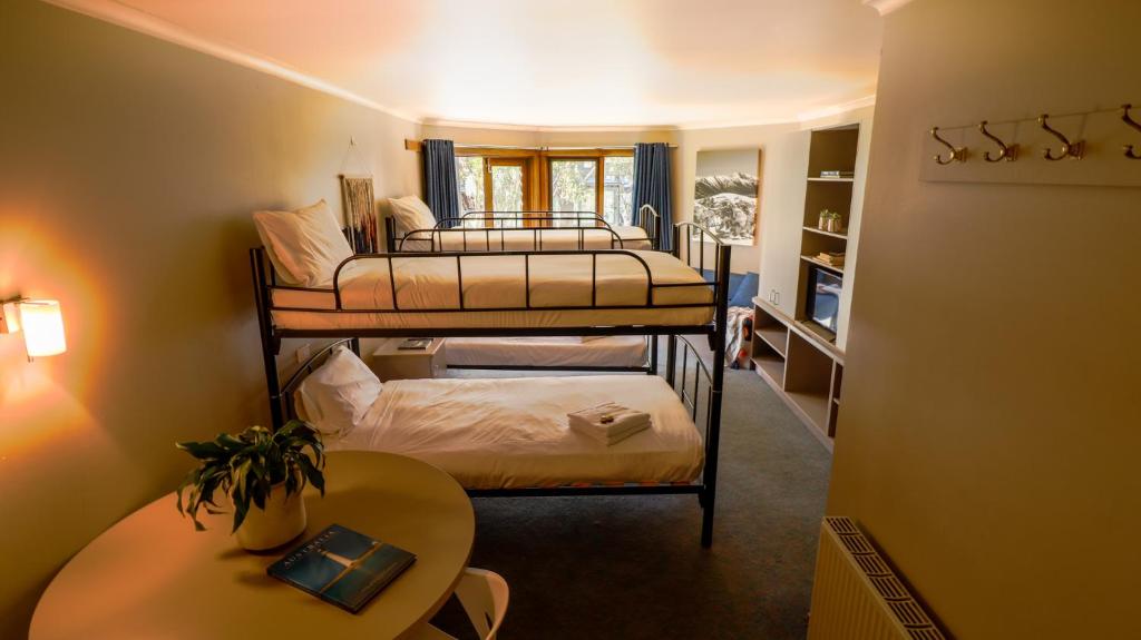 Кровать или кровати в номере Hotel High Plains