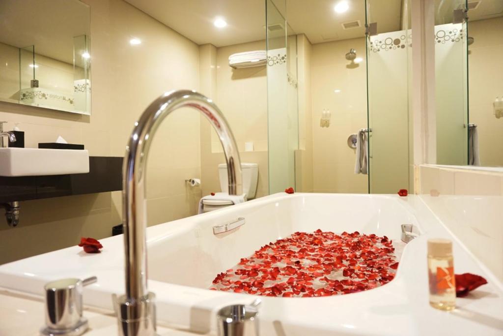 Koupelna v ubytování J4 Hotels Legian