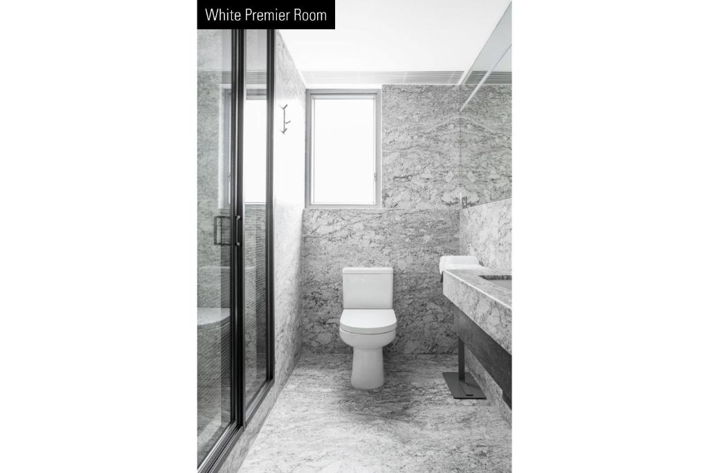 A bathroom at TUVE Hotel