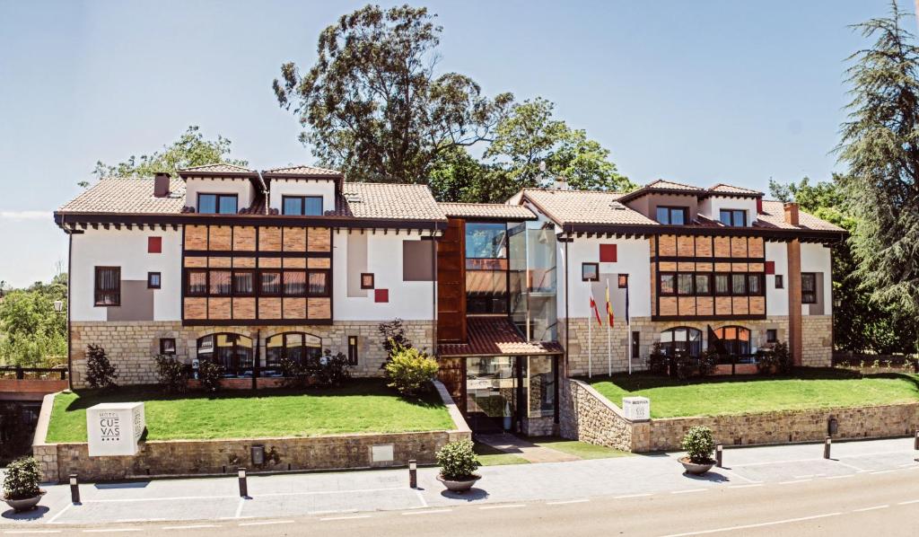 Hotel Cuevas - Adults Only, Santillana del Mar – Precios actualizados 2023