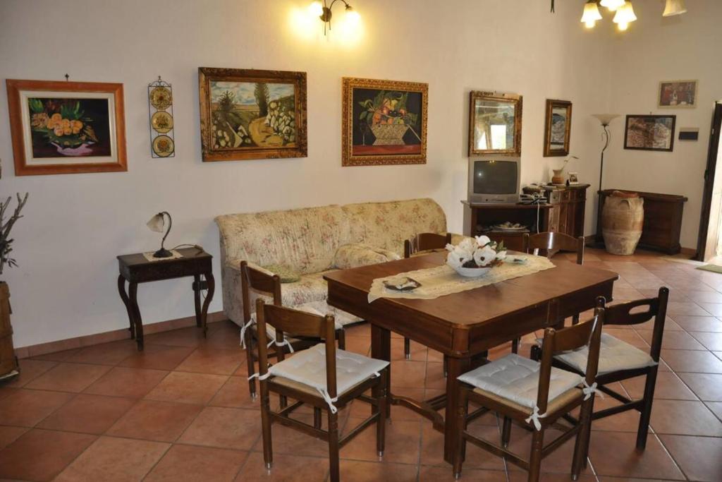 Posezení v ubytování Basilicata Host to Host - Storia, mare e relax - la casa che cercate -