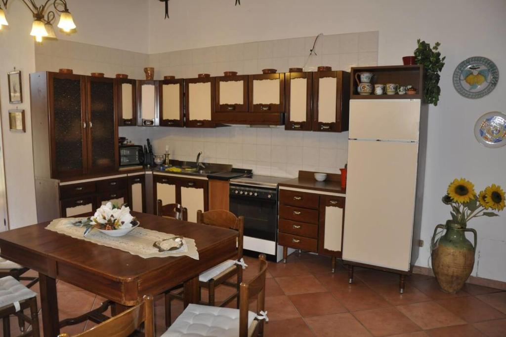 Kuchyň nebo kuchyňský kout v ubytování Basilicata Host to Host - Storia, mare e relax - la casa che cercate -